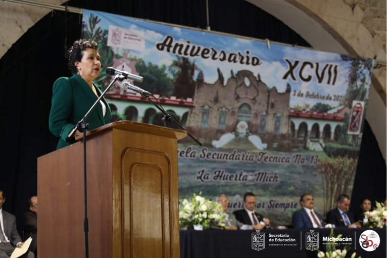 97 aniversario Nuestra Secundaria Técnica Número 13